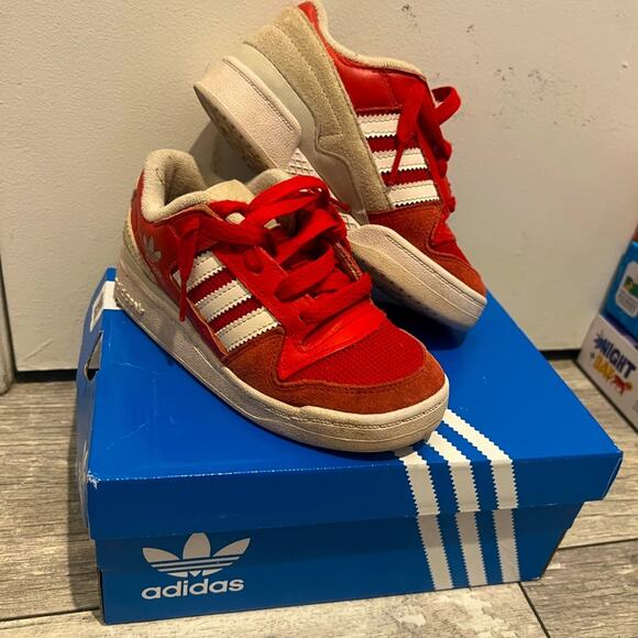 Kids Adidas shoes red size 10 1/2 forum low cl - Picture 2 of 5